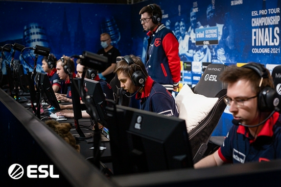 DOTA2 TI15第三日精彩回顾 VG争夺晋级关键战